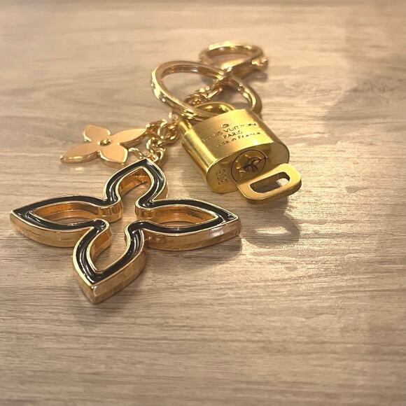 Louis Vuitton lock and key set #305 - Picture 5 of 5
